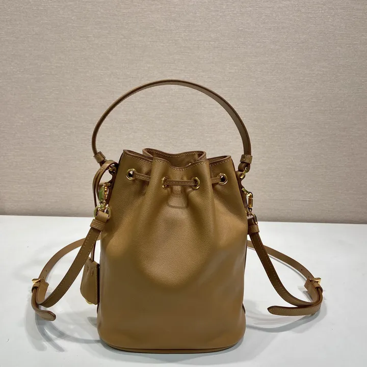 スーパーコピー バレンシアガ キーホルダー