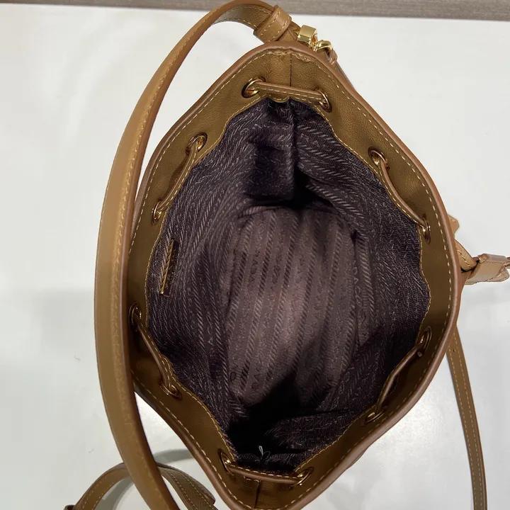 スーパーコピー バレンシアガ キーホルダー