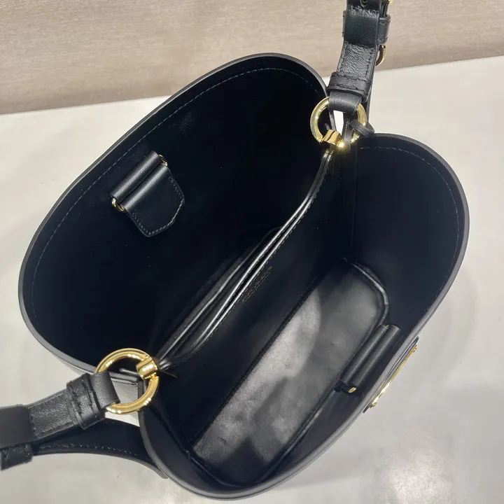 スーパーコピー プラダ キーホルダー