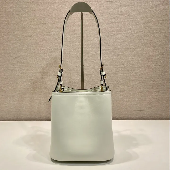 スーパーコピー プラダ キーホルダー