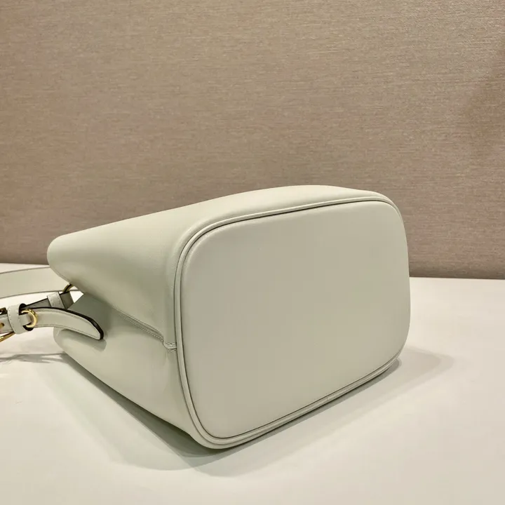 スーパーコピー プラダ キーホルダー