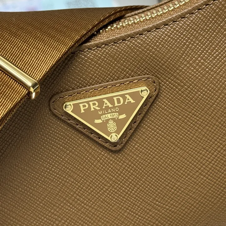 スーパーコピー プラダ キーホルダー