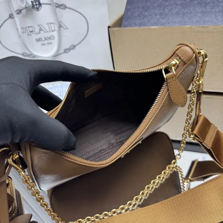 スーパーコピー プラダ キーホルダー