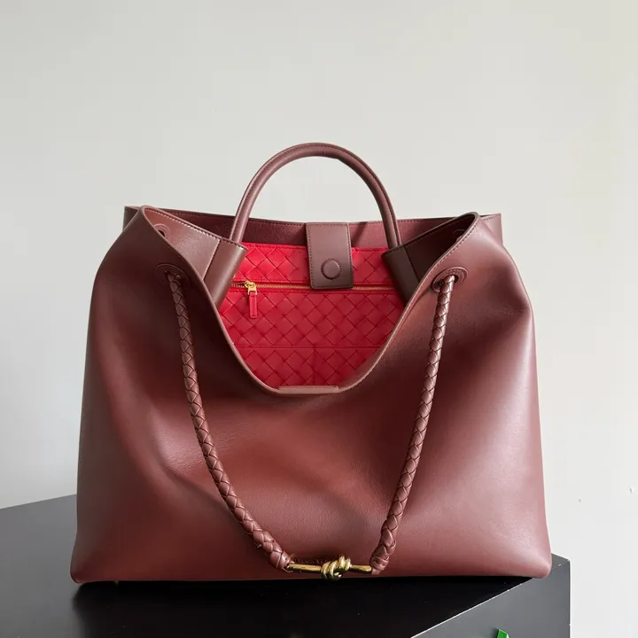 スーパーコピー ボッテガ ヴェネタ キーホルダー