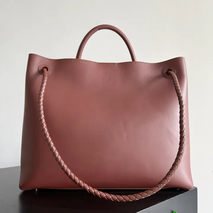 スーパーコピー ボッテガ ヴェネタ キーホルダー