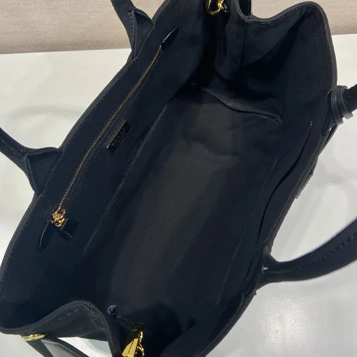 スーパーコピー プラダ キーホルダー