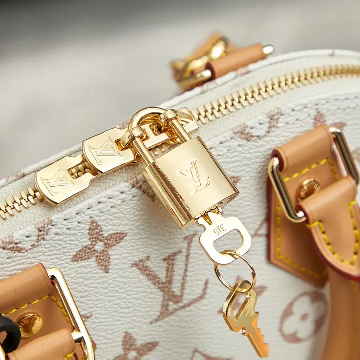 スーパーコピー ルイヴィトン キーホルダー