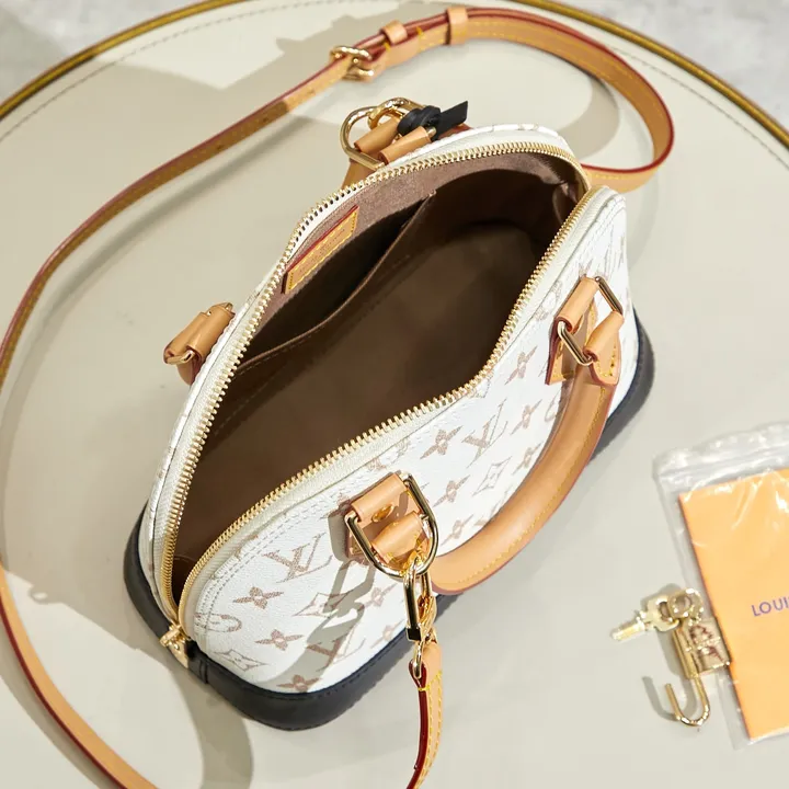 スーパーコピー ルイヴィトン キーホルダー