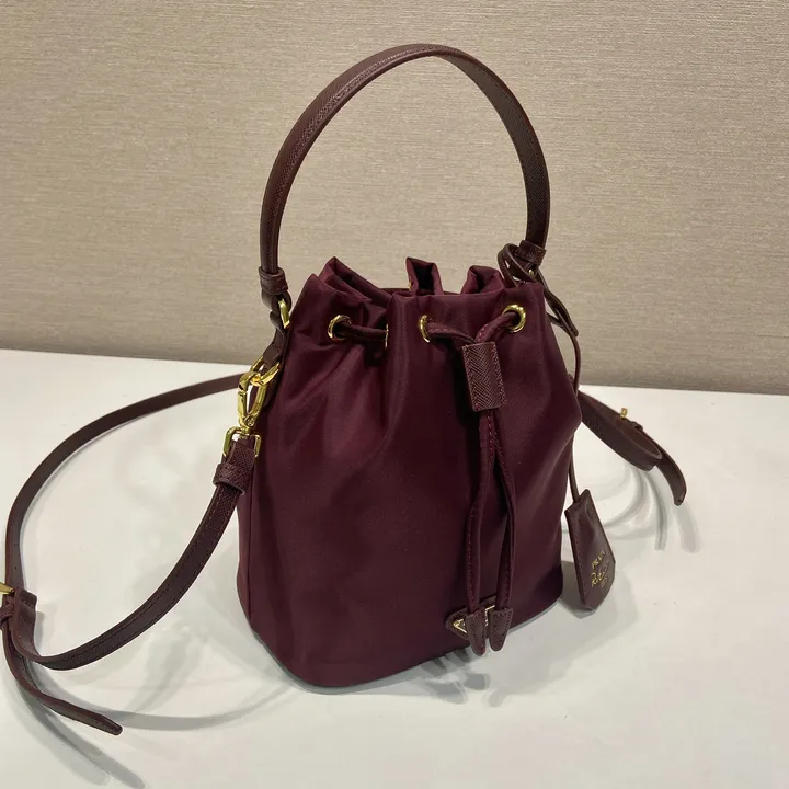 スーパーコピー バレンシアガ キーホルダー