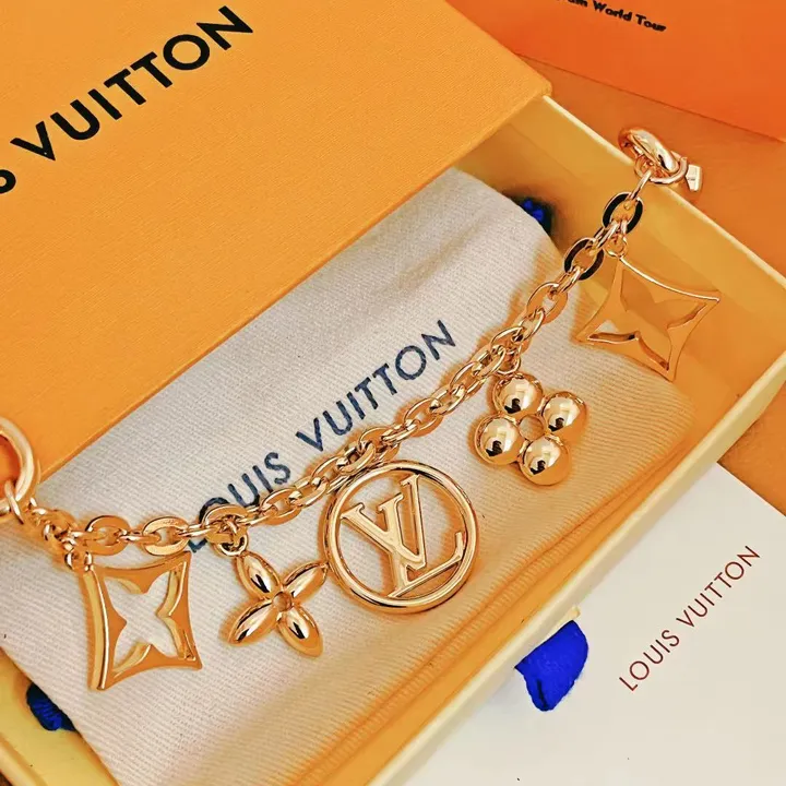 スーパーコピー ルイヴィトン キーホルダー