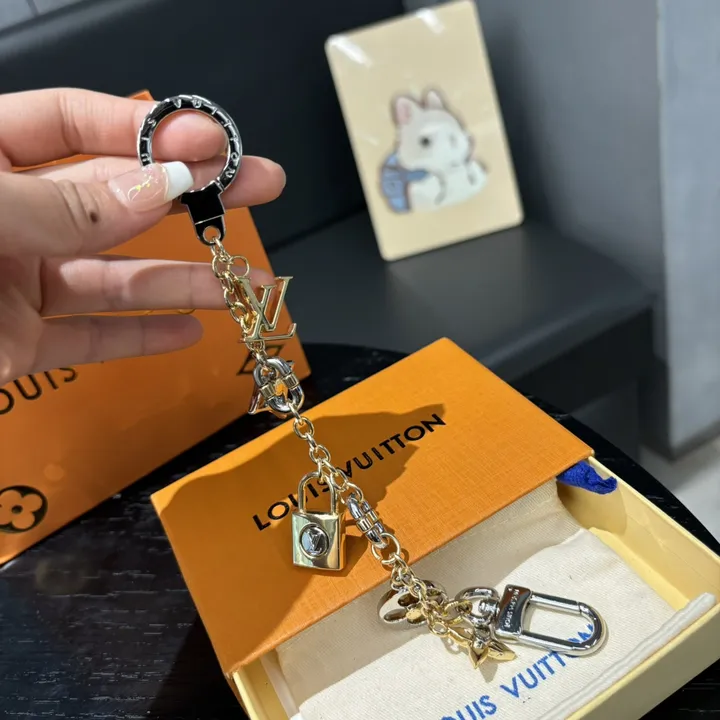スーパーコピー ルイヴィトン キーホルダー