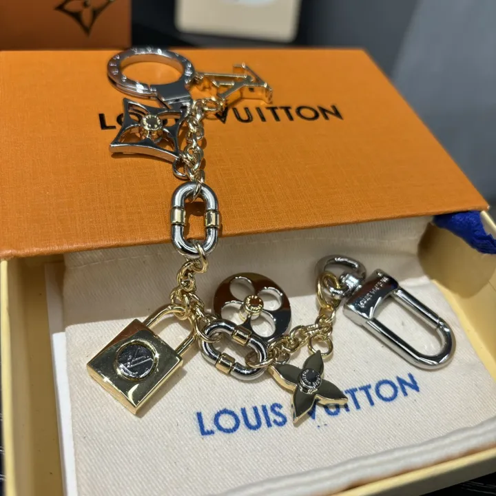 スーパーコピー ルイヴィトン キーホルダー