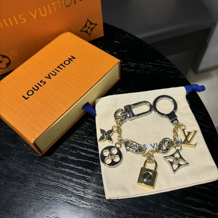 スーパーコピー ルイヴィトン キーホルダー