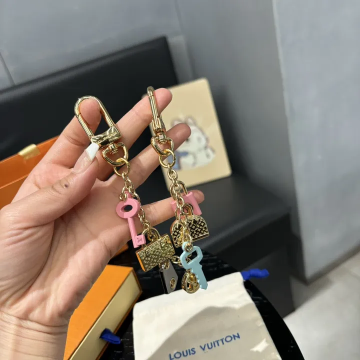 スーパーコピー ルイヴィトン キーホルダー