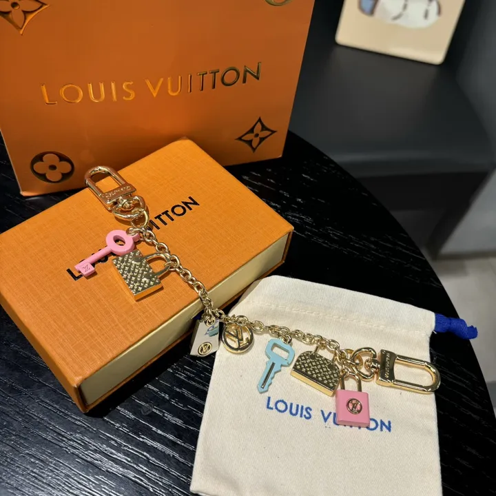 スーパーコピー ルイヴィトン キーホルダー
