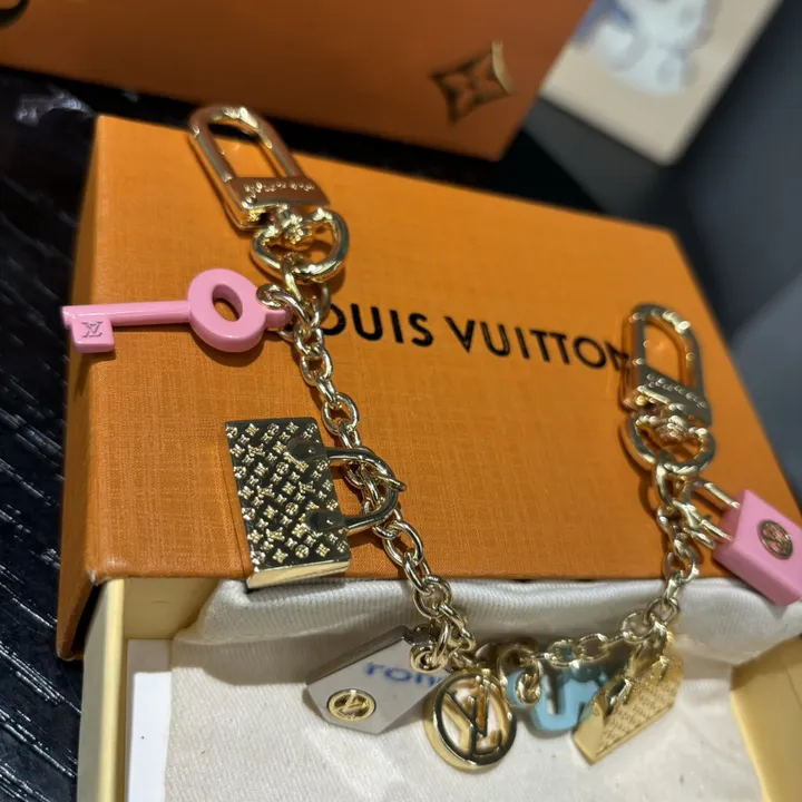 スーパーコピー ルイヴィトン キーホルダー