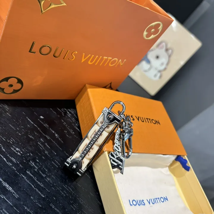 スーパーコピー ルイヴィトン キーホルダー