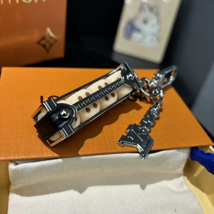 スーパーコピー ルイヴィトン キーホルダー