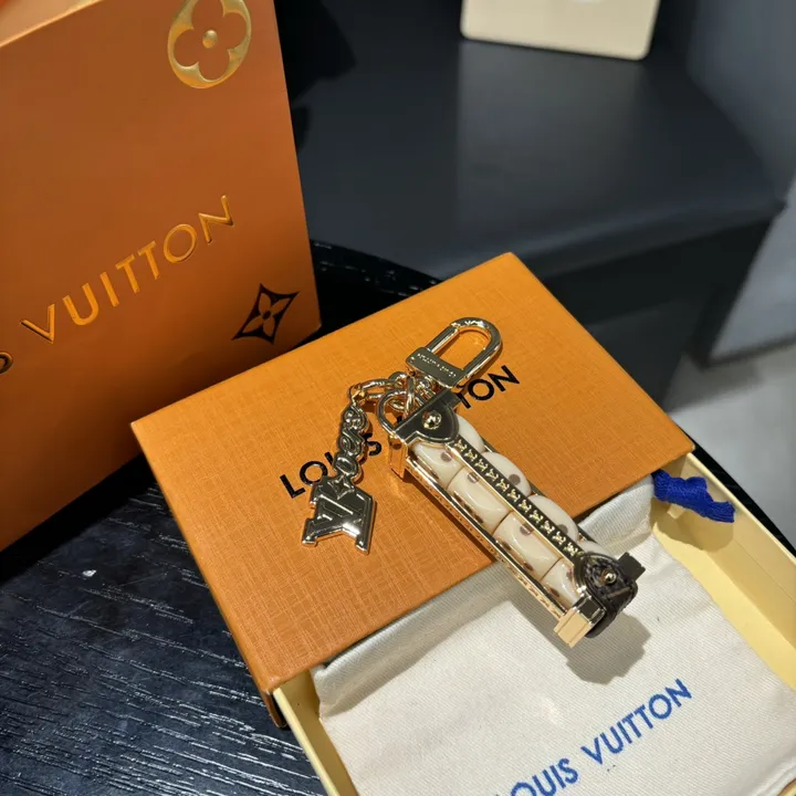 スーパーコピー ルイヴィトン キーホルダー