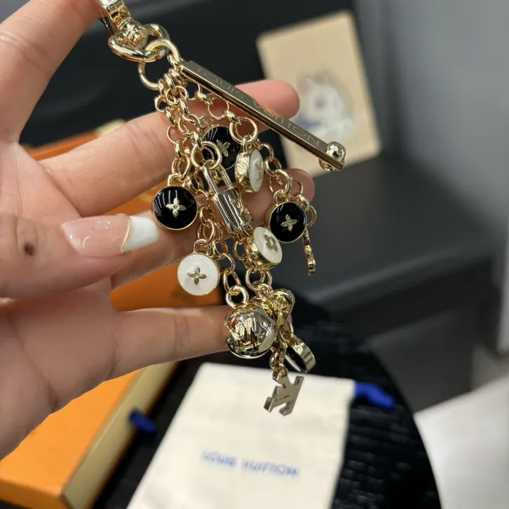 スーパーコピー ルイヴィトン キーホルダー