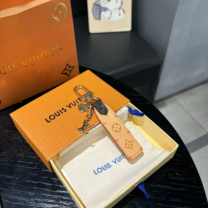 スーパーコピー ルイヴィトン キーホルダー