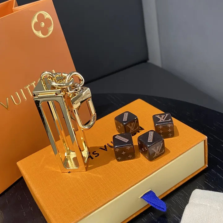 スーパーコピー ルイヴィトン キーホルダー