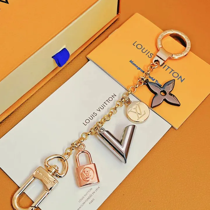 スーパーコピー ルイヴィトン キーホルダー
