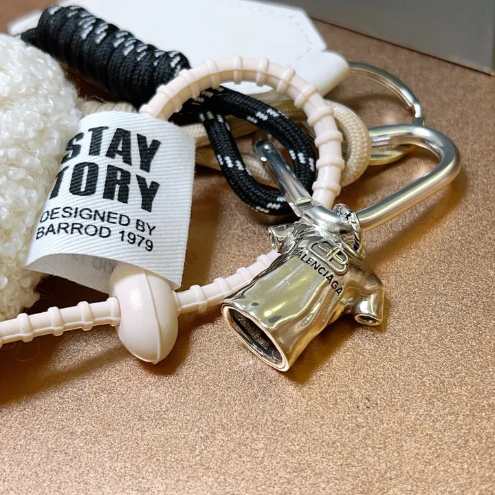 スーパーコピー バレンシアガ キーホルダー
