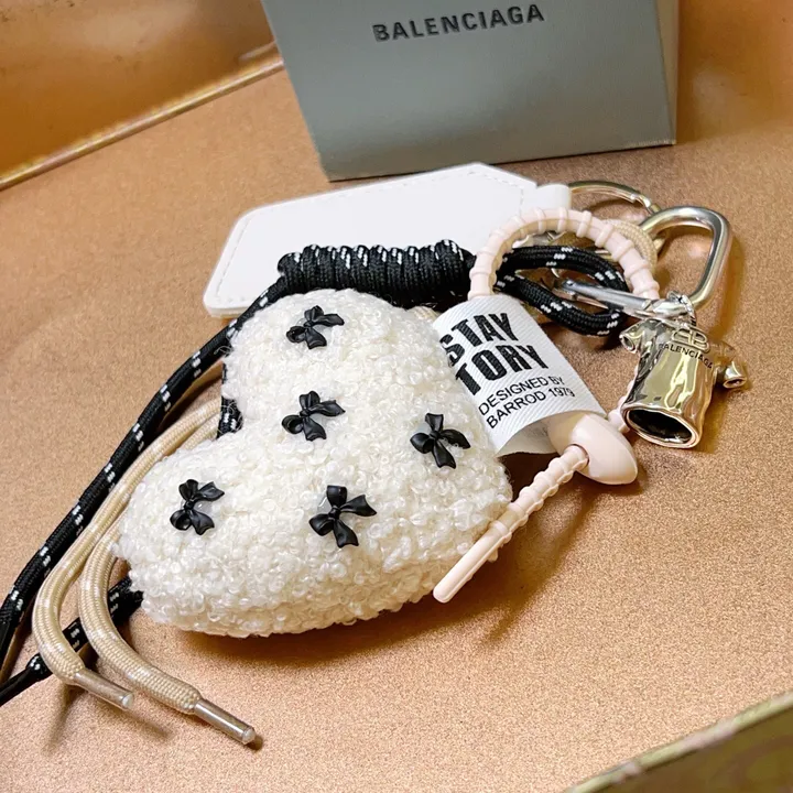 スーパーコピー バレンシアガ キーホルダー