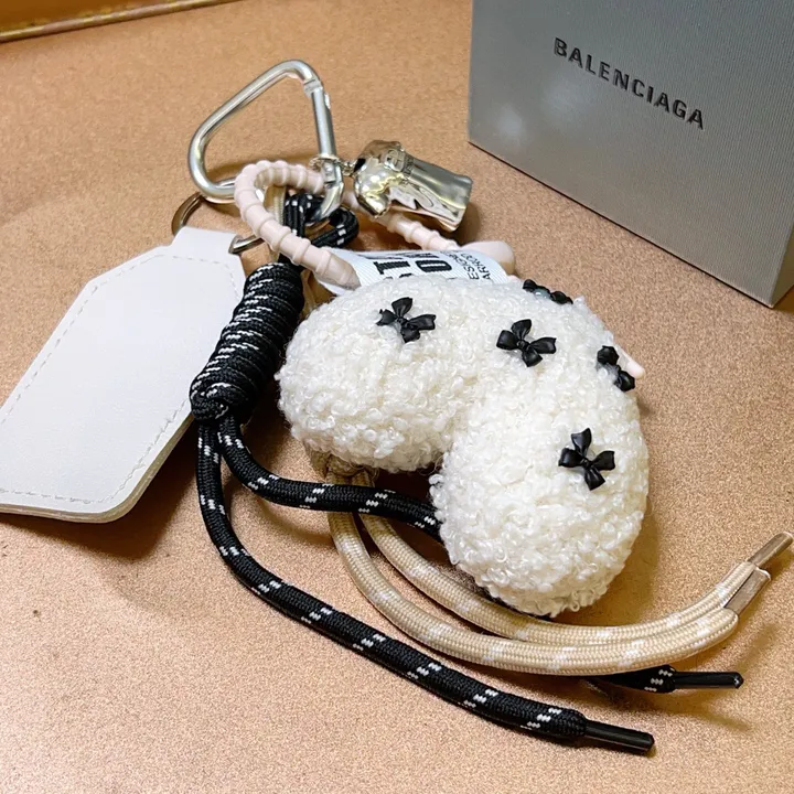 スーパーコピー バレンシアガ キーホルダー