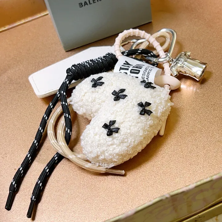 スーパーコピー バレンシアガ キーホルダー