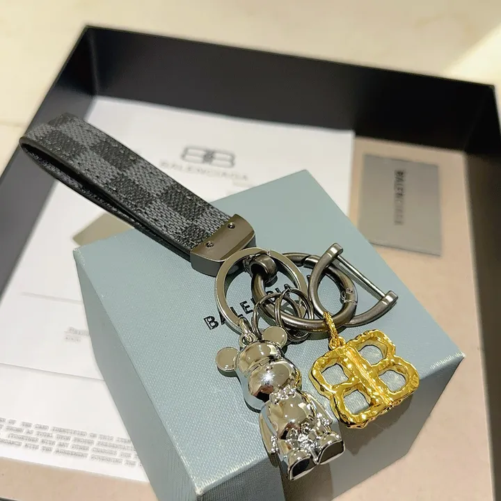 スーパーコピー バレンシアガ キーホルダー