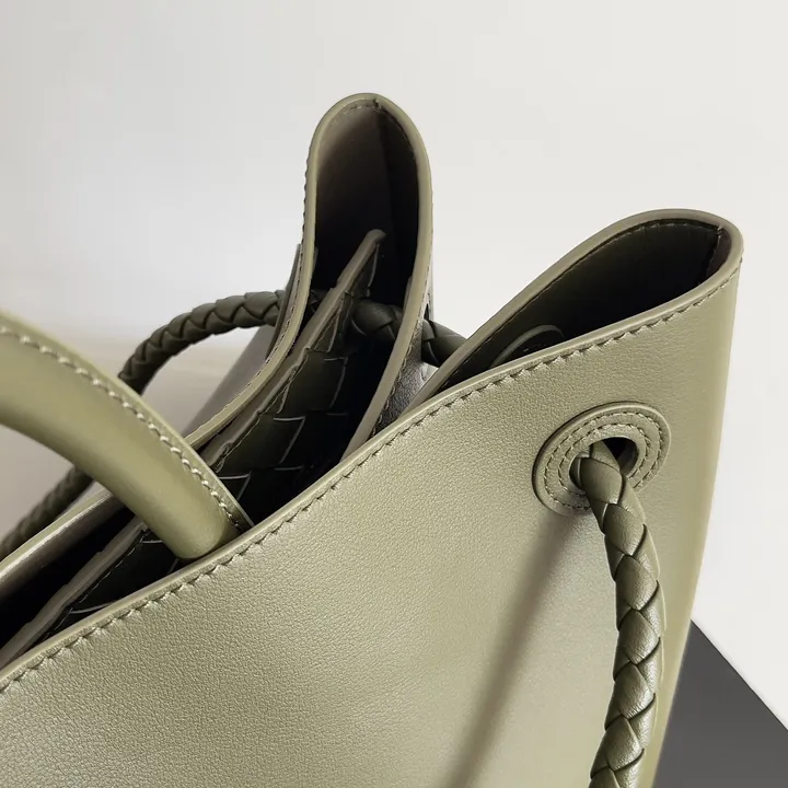 スーパーコピー ボッテガ ヴェネタ キーホルダー