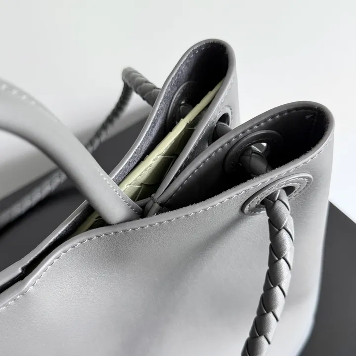 スーパーコピー ボッテガ ヴェネタ キーホルダー