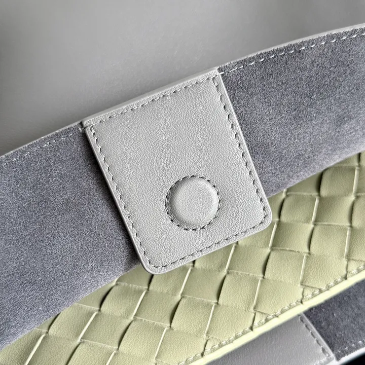 スーパーコピー ボッテガ ヴェネタ キーホルダー