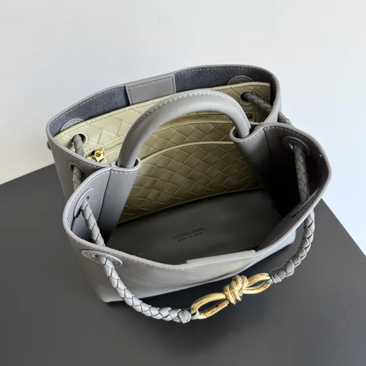 スーパーコピー ボッテガ ヴェネタ キーホルダー