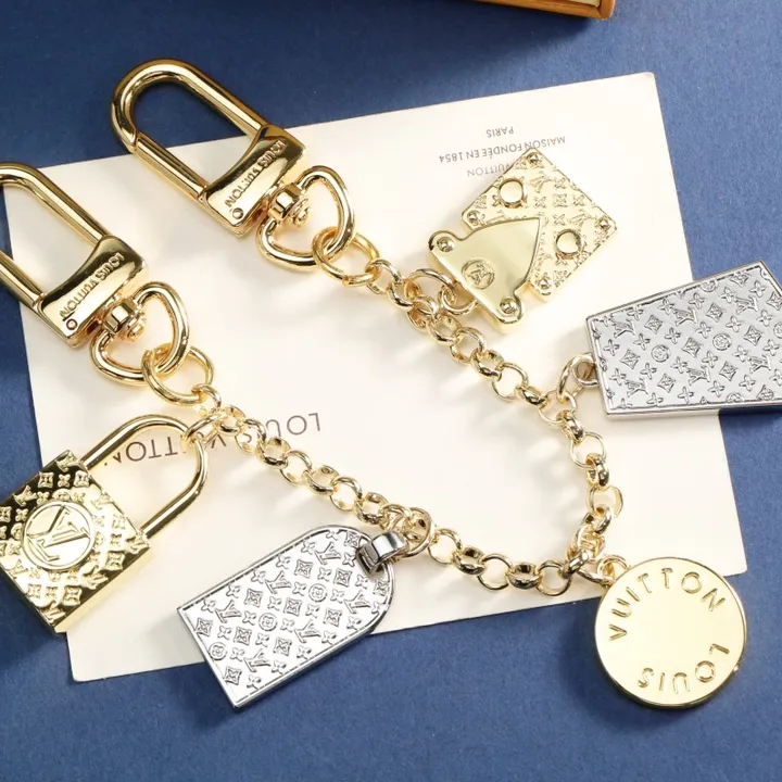 スーパーコピー ルイヴィトン キーホルダー