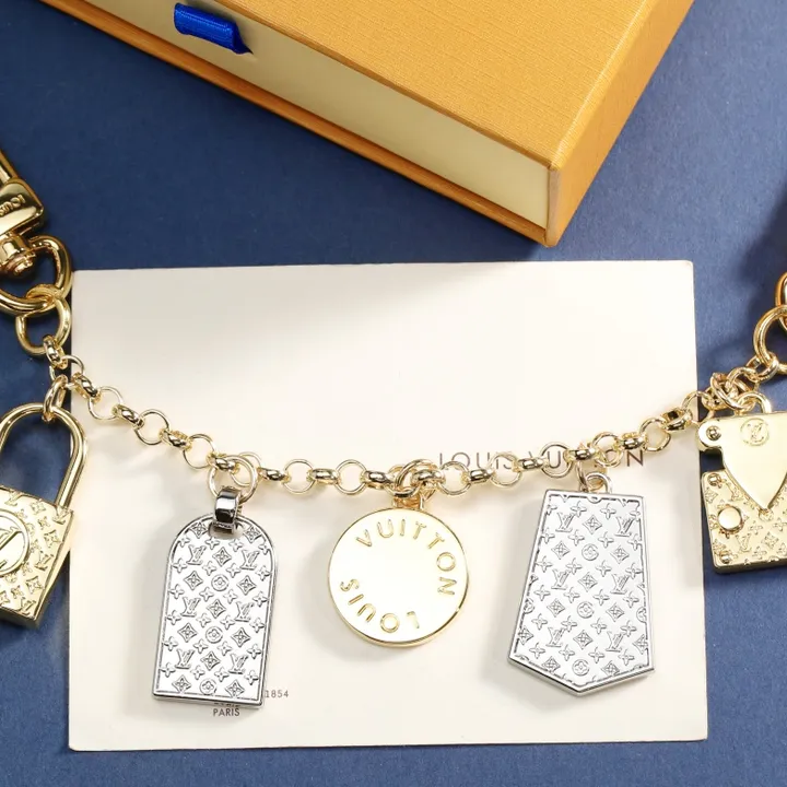 スーパーコピー ルイヴィトン キーホルダー