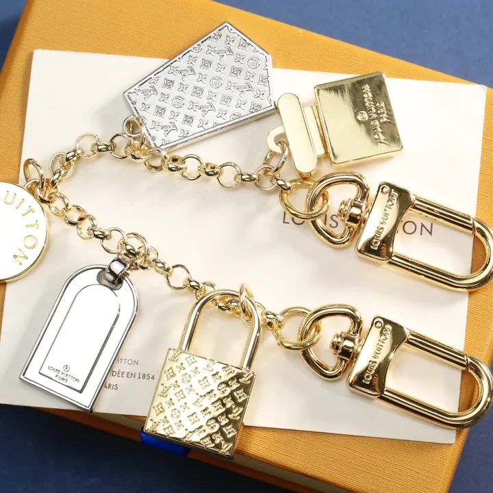 スーパーコピー ルイヴィトン キーホルダー