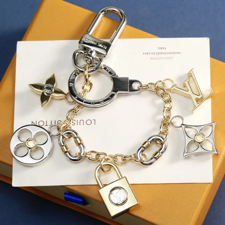 スーパーコピー ルイヴィトン キーホルダー