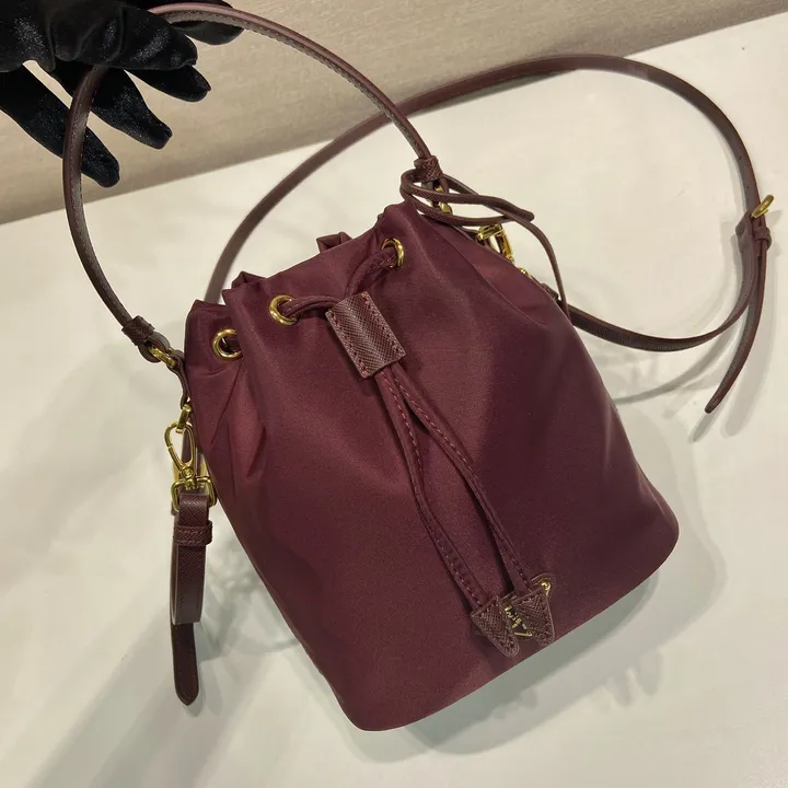 スーパーコピー バレンシアガ キーホルダー