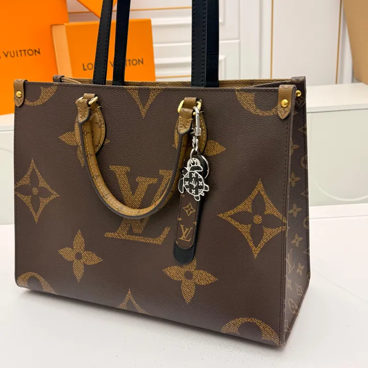 スーパーコピー ルイヴィトン キーホルダー