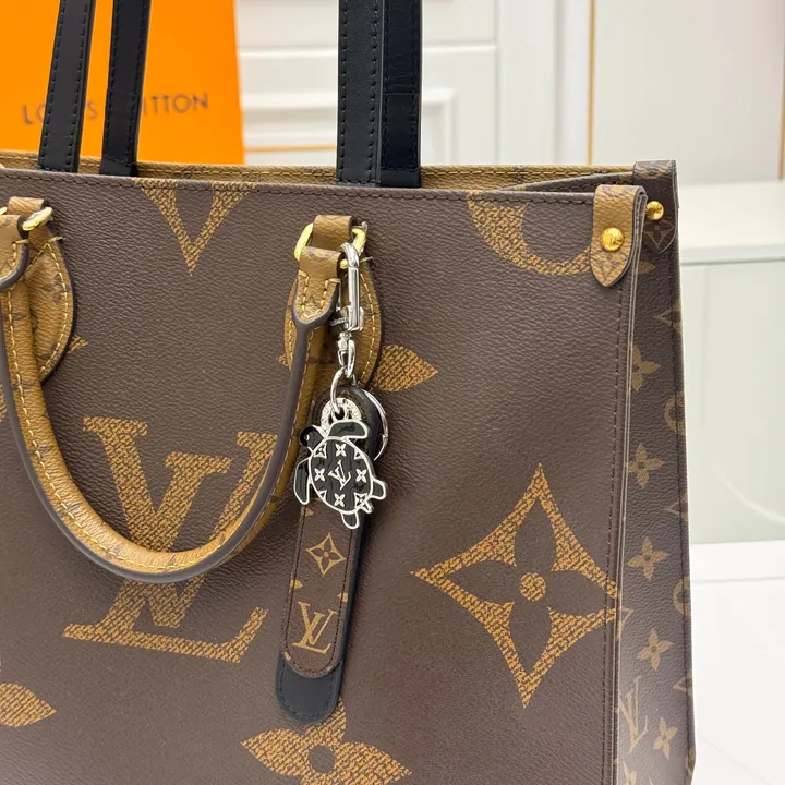 スーパーコピー ルイヴィトン キーホルダー