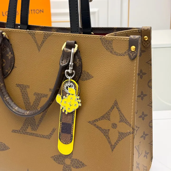 スーパーコピー ルイヴィトン キーホルダー