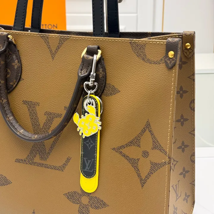 スーパーコピー ルイヴィトン キーホルダー