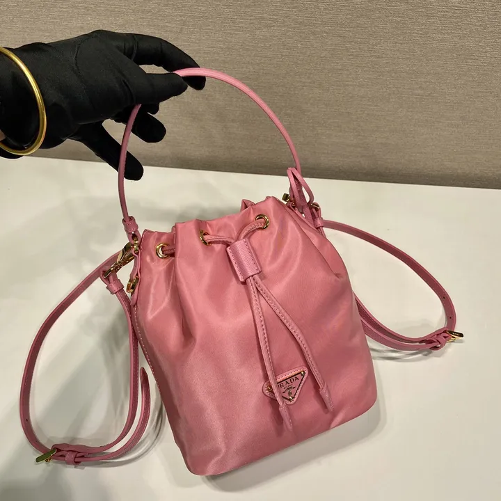 スーパーコピー プラダ キーホルダー