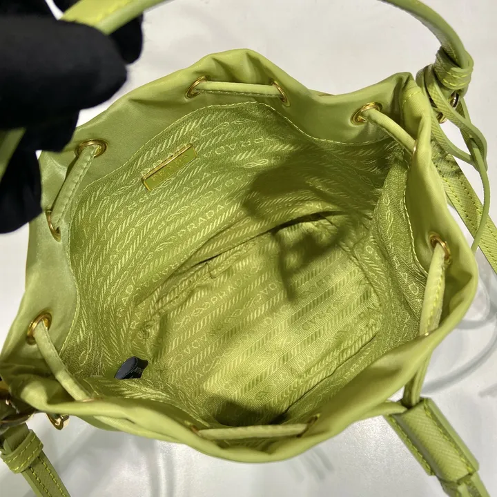 スーパーコピー プラダ キーホルダー