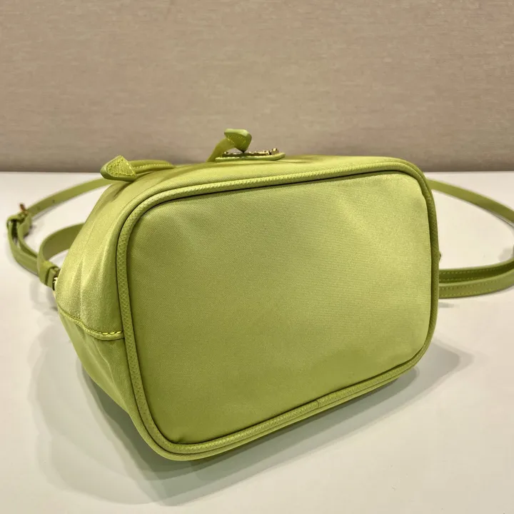 スーパーコピー プラダ キーホルダー