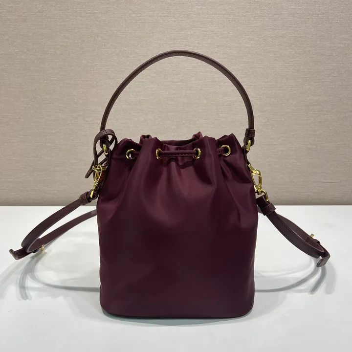 スーパーコピー プラダ キーホルダー