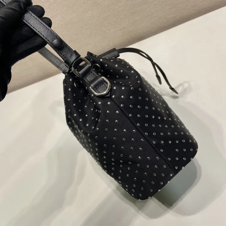 スーパーコピー プラダ キーホルダー